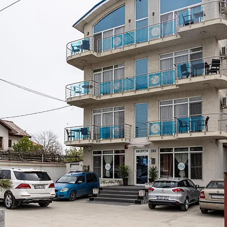 Marina Bay Boutique Hotel Mamaia