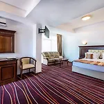 Marina Bay Mamaia Nord Hotel